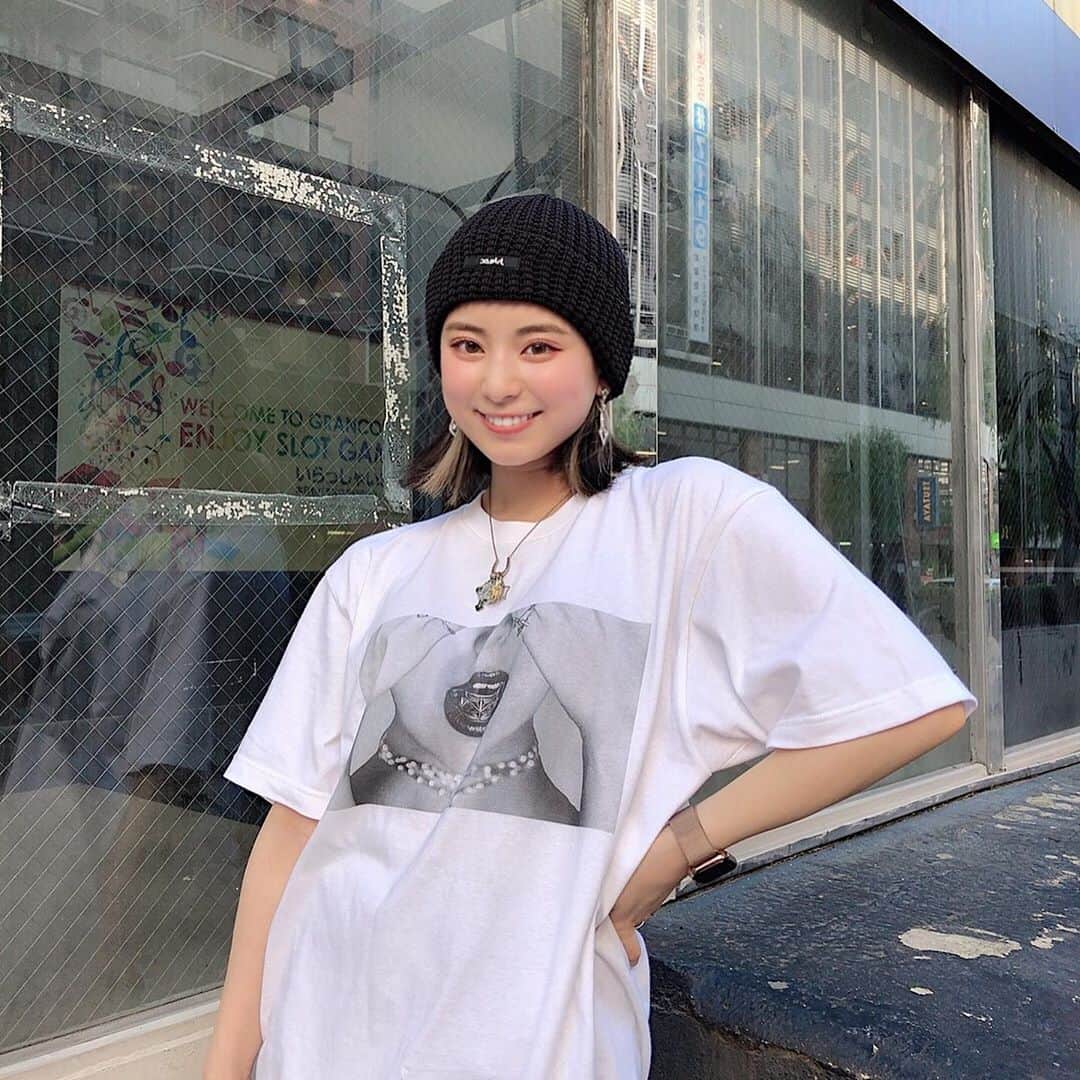 安田乙葉さんのインスタグラム写真 - (安田乙葉Instagram)「#ASOBIDEPAAART   Tシャツ&トートバッグ明日の18:00までなので是非お早めに〜😳💜  Tシャツサイズ：S〜XXXL 私が着てるのはLサイズです！  #おとちゃんこーで #fashion #japan #tokyo」9月4日 22時37分 - happyotoppy