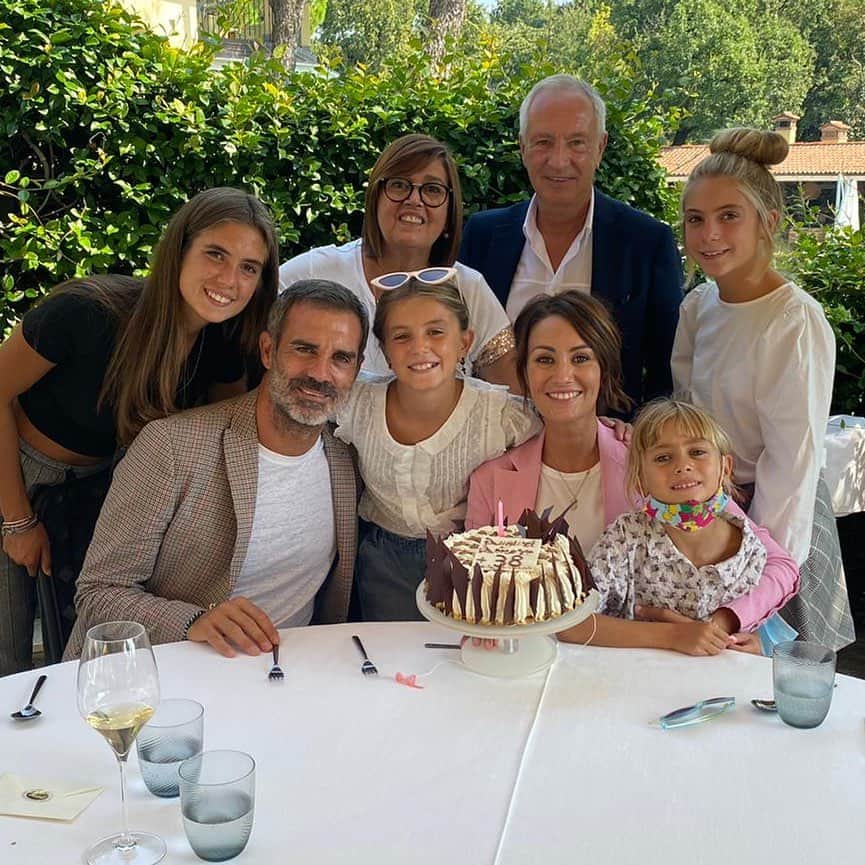 ステファノ・ソレンティーノのインスタグラム：「Buon compleanno amore della mia vita ❤️ @sara.ruggeri」