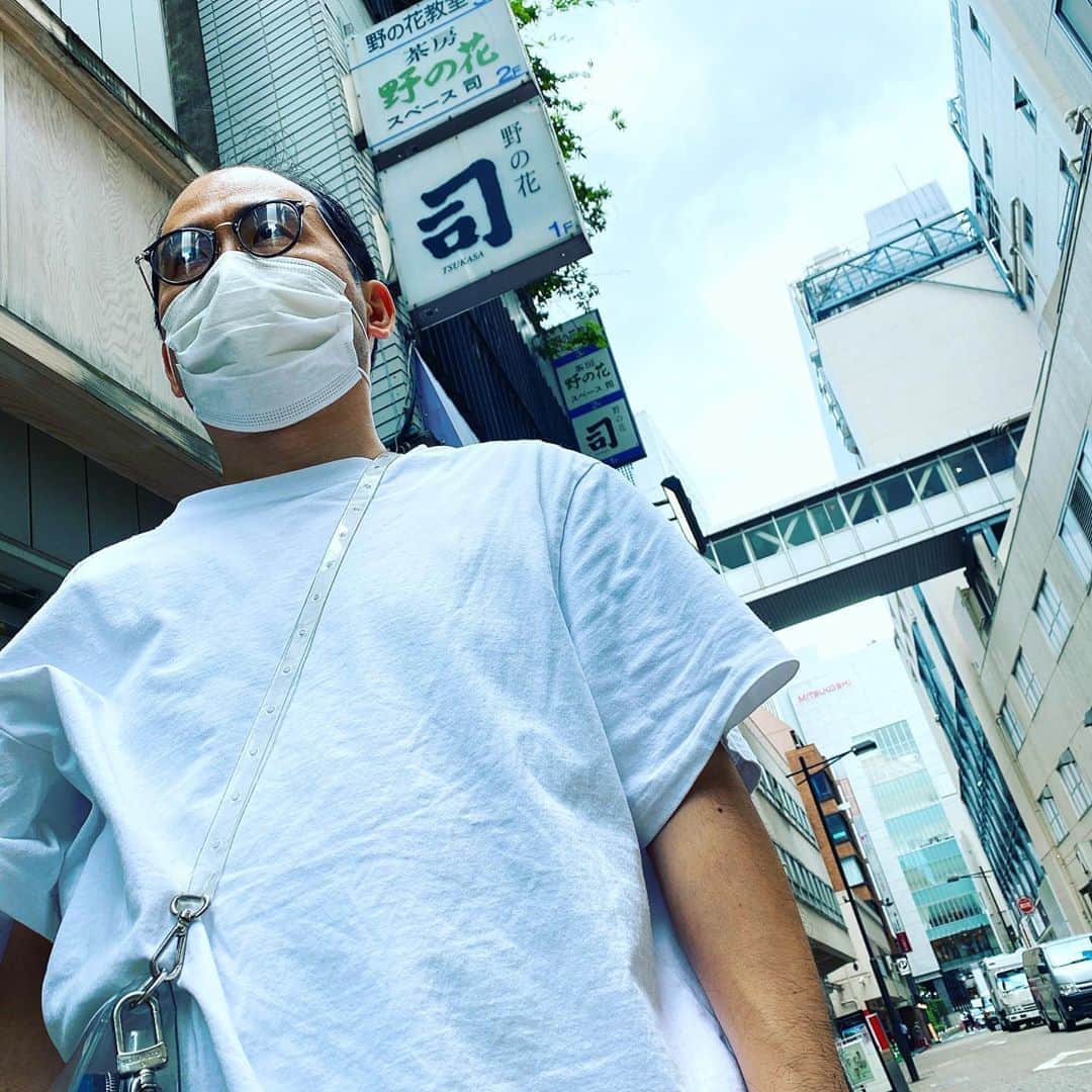 斎藤司のインスタグラム：「司。  みんなはなんて名前で どうやってつけたんだろう。  僕は寿司の司だと思ってた。  父に聞いた。  そうだ、と言われた。  #息子 #名前 #なかなか #決められない #響きを何より #大事にしている  #寿司 #好き #大好きまでは行かない笑 #カレーのが好き」