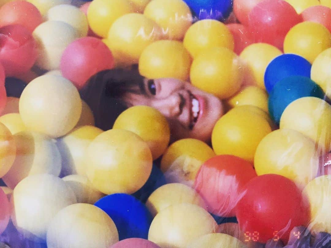 のインスタグラム：「1986.09.04  私事ですが今日で34歳になりました。 いい大人になった私をいつも支えてくれているみんなに早く恩返しが出来るよう、笑顔満点で過ごしていきたいな☺️  まずは健康第一。 とにかく早くみんなに会いたい🙆‍♀️  いつもありがとう🥰 これからもよろしく💋 みんな、大好きだぞ❤️」