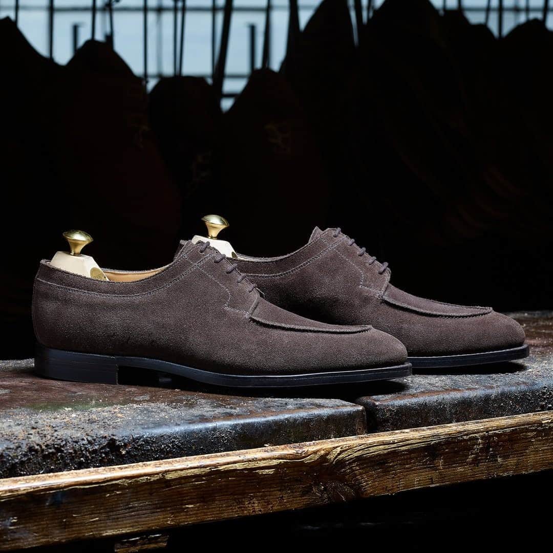 のインスタグラム：「Hardwick  Dark Brown Suede  Last 341  City Rubber Sole . #crockettandjones #madetobeworn #derby #hardwick」