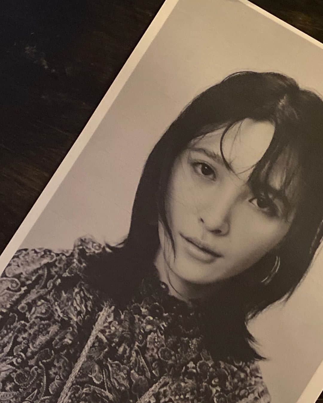 吳子霏（Ellen Wu）のインスタグラム：「@ppaper_magazine #behindthescenes」