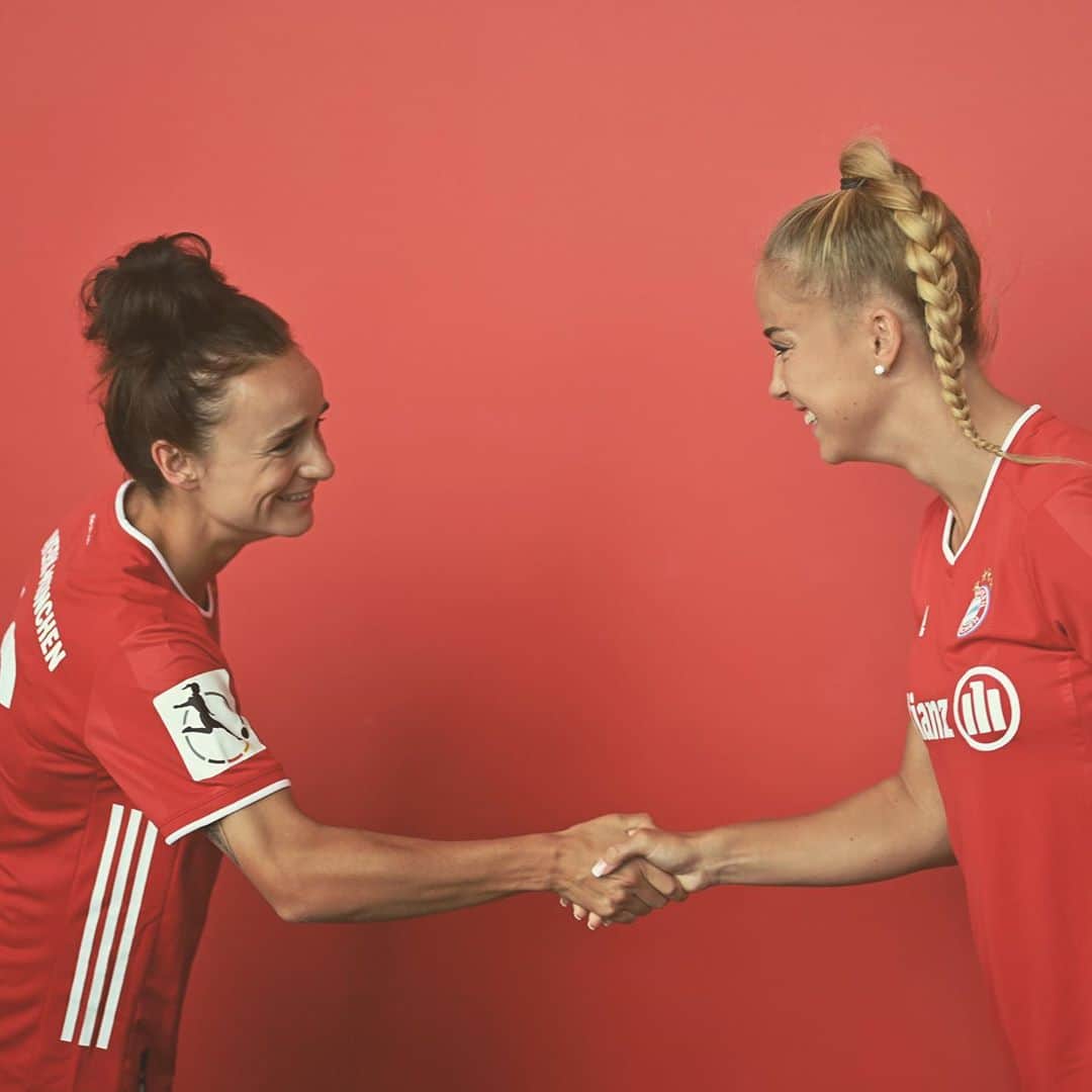 Lina Magullのインスタグラム：「Habe die Ehre. 🤝 am Wochenende startet wieder @die_liga 🤙 #team #beRedy #promisetogiveyourbest #aufgehts」