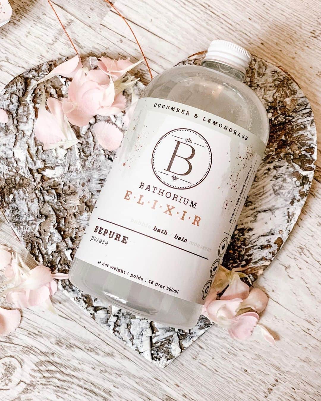 C.O. Bigelowさんのインスタグラム写真 - (C.O. BigelowInstagram)「NEW at Bigelow’s! 🛁  Canadian bath brand @livebathorium reinvents the bath-time experience with bath soaks, bath milks, bath bombs, kids soaks, and more to invigorate, restore, and rejuvenate the mind, body, and soul with high-quality ingredients and no harsh chemicals. 💖」9月4日 23時14分 - cobigelow
