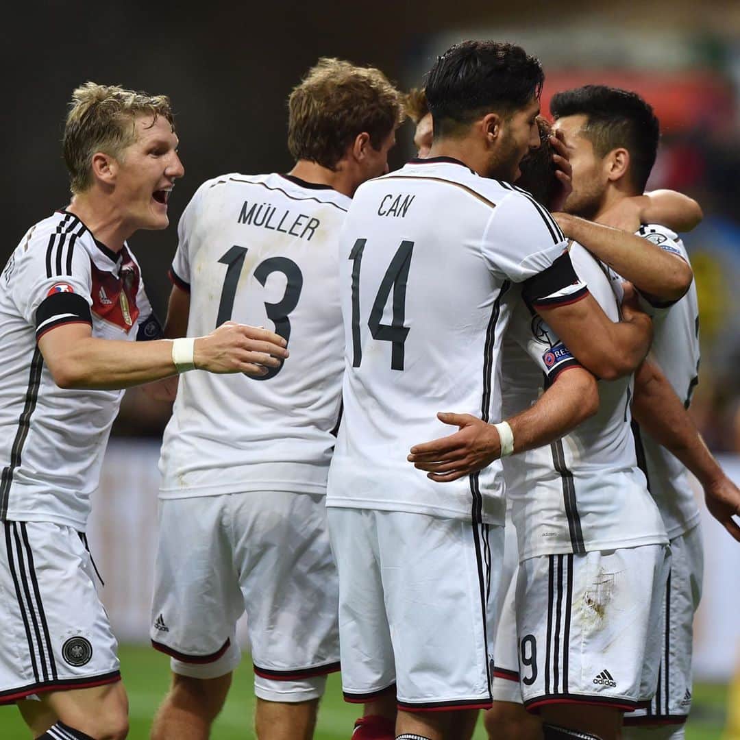 エムレ・カンのインスタグラム：「5 years ago I made my debut for @DFB_Team against Poland and never looked back! Still proud every time I get the call up 💪🏽🇩🇪」