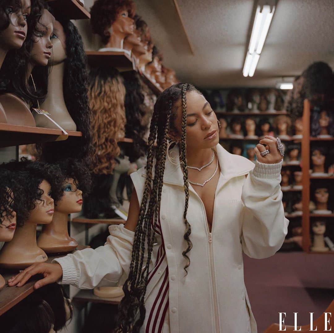 ELLE Magazineさんのインスタグラム写真 - (ELLE MagazineInstagram)「It’s B’Day! Happy birthday to the Queen @beyonce. 👑 This year, the superstar is giving back by donating $1M to Black-owned small businesses. Click the link in bio for all the details. • ELLE January 2020, photo by @msmelina」9月4日 23時24分 - elleusa