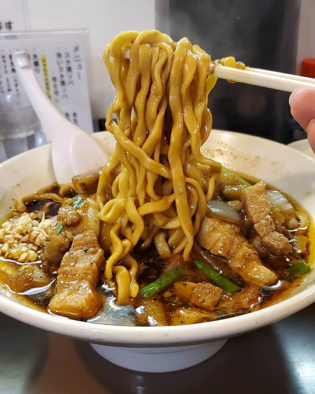 松本拓馬さんのインスタグラム写真 - (松本拓馬Instagram)「スタミナ満点ラーメンすず鬼/三鷹市 いや〜メチャクチャ美味しかったです。 . 明日も食べたい🙂🍜 . . #二郎系 #二郎インスパイア #スタミナ満点ラーメンすず鬼  #すず鬼 #ジロリアン #ラーメン #松本拓馬のライジングルメ」9月4日 23時30分 - takuma_matsumoto_