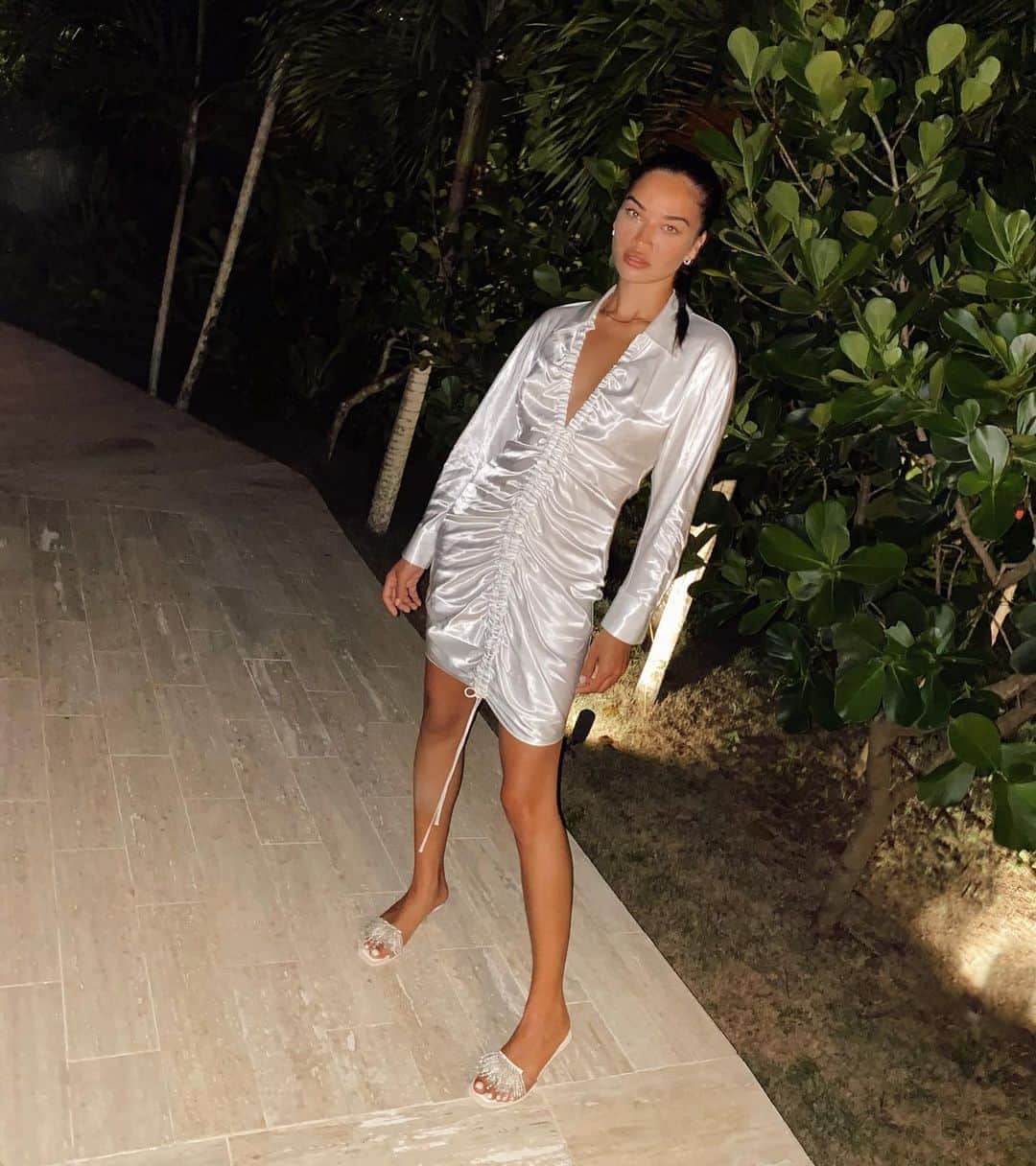 シャニーナ・シャイクのインスタグラム：「Thankful it’s Friday ✨!」
