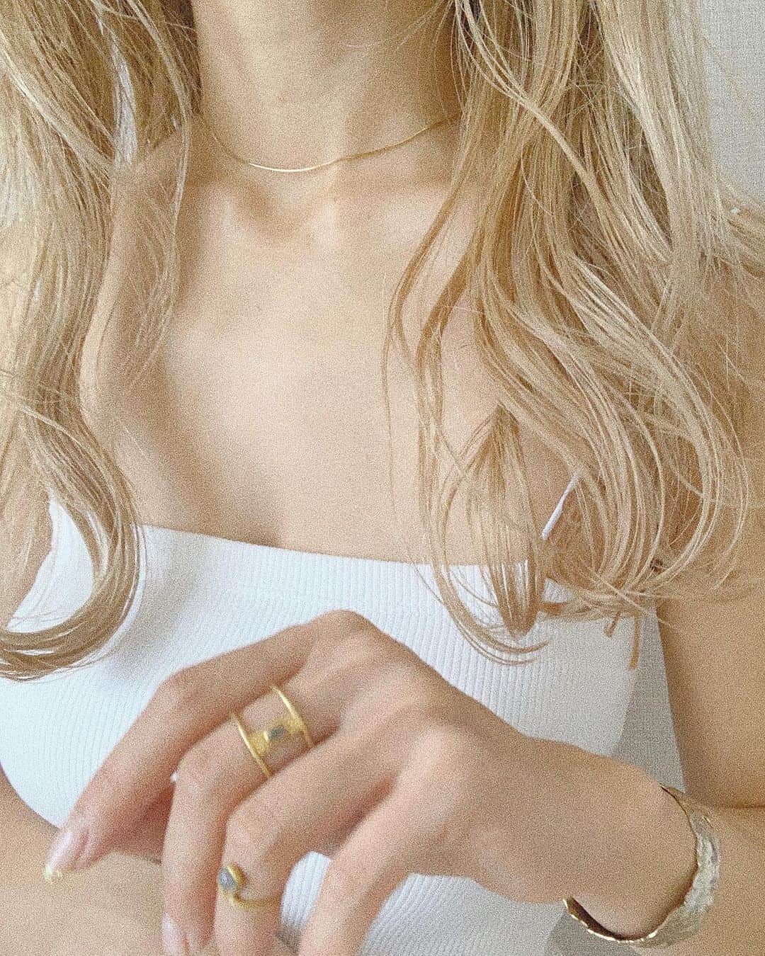 中谷愛のインスタグラム：「gold派🤚🏻❤︎ #ai__code」