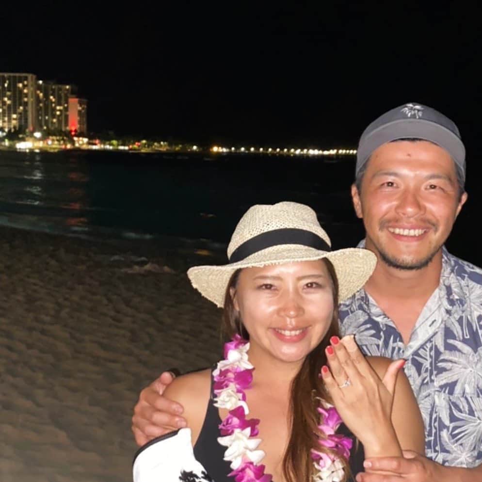 君島良夫のインスタグラム：「独身時代の自分に言いたいこと  ▽時は来る。指輪を渡せ。  To myself when I was single  -She will say Yes💍」