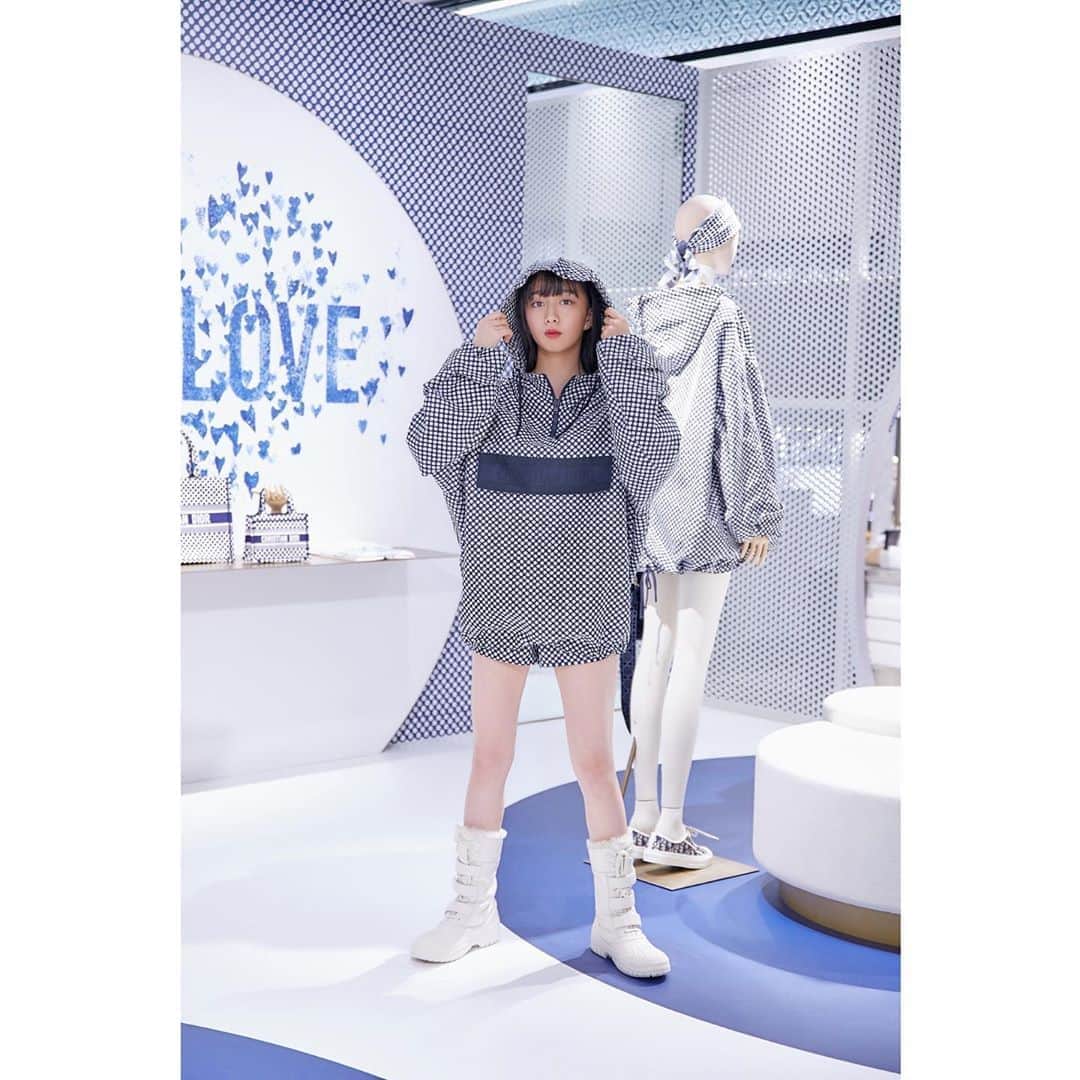 木村心美さんのインスタグラム写真 - (木村心美Instagram)「@dior  #DiorIsetan  ・ お店が映え映えでしたよ。可愛い。。！ ・ #てくてくてく 。」9月4日 15時47分 - cocomi_553_official