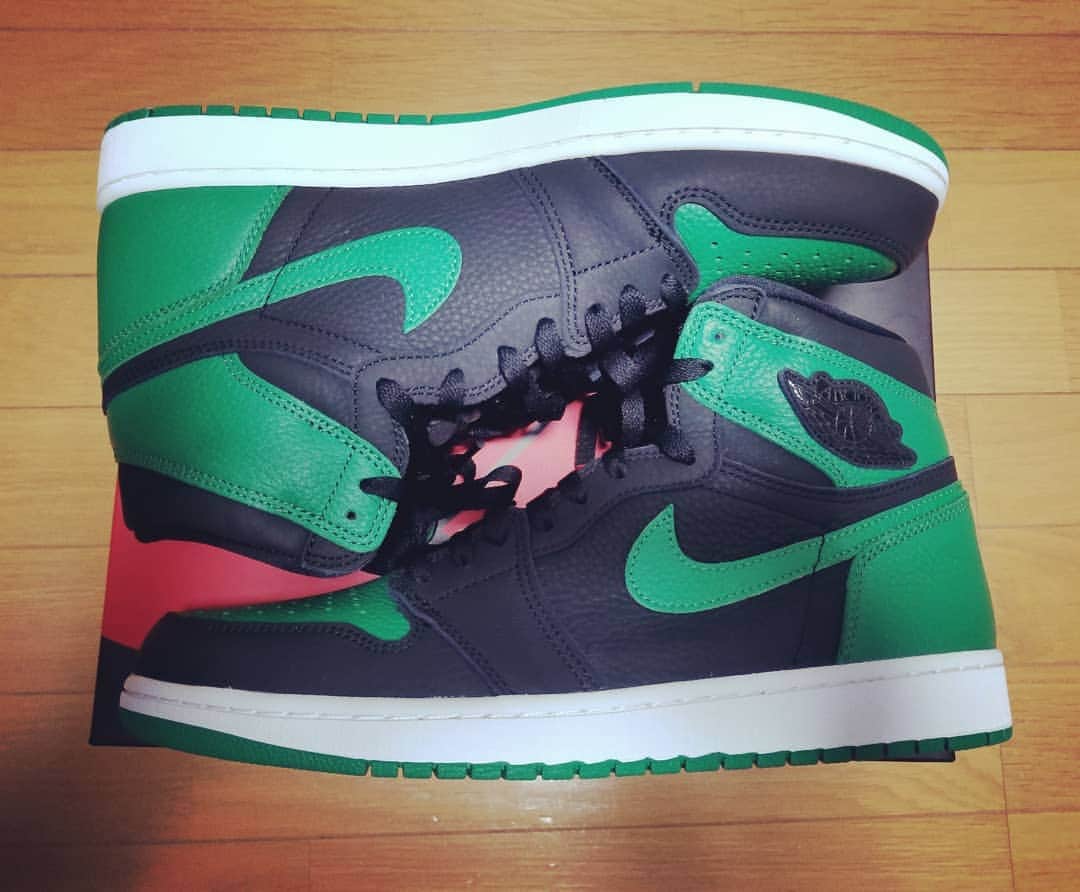 のインスタグラム：「NIKE AIR JORDAN 1  Retro HIGH OG Black/Pine Green #airjordan1 #aj1」