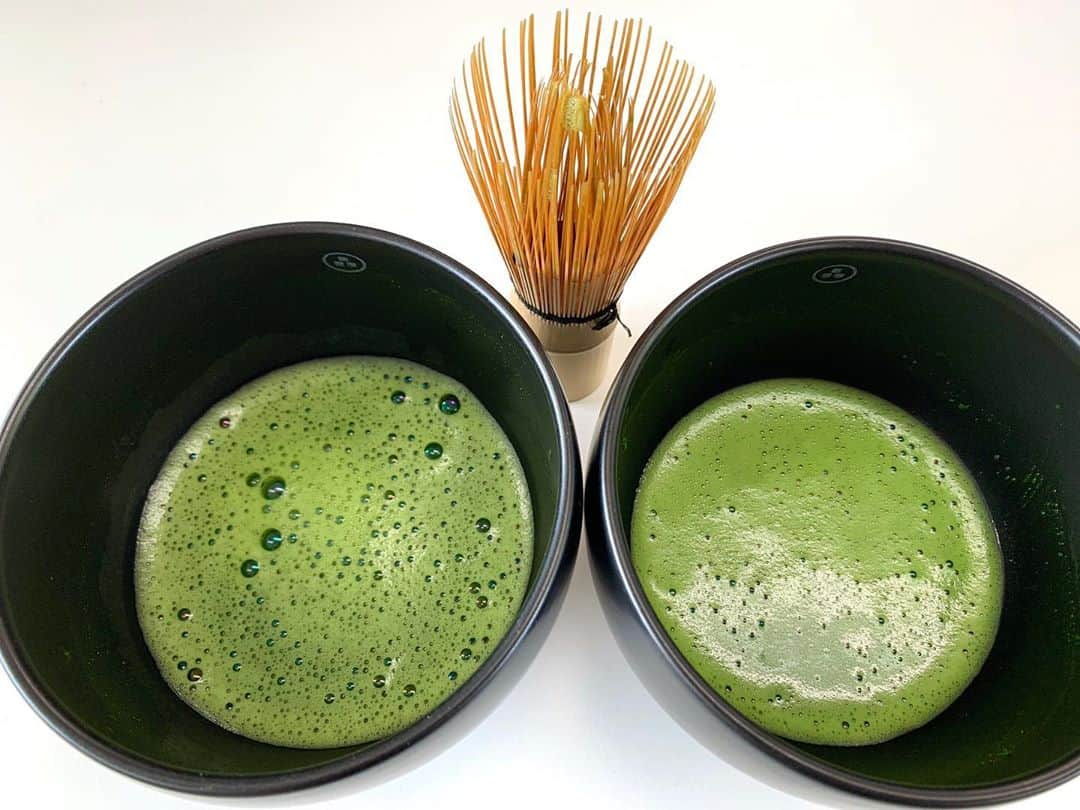 Wabi•Sabiのインスタグラム：「How’s your week been? I just made quick Match bowls with each grade A and AAA. Can you tell which is which? . . . #matchamakesmerefreshing #whatagreataroma #but #hojicha #roastedtea is #myfavorite ever:) #matcha is #superfood but it’s always #aroundme」