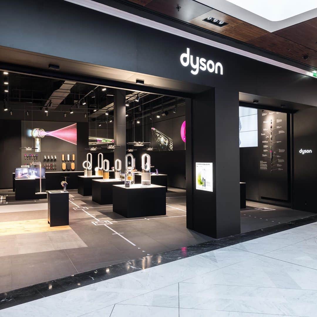Dysonさんのインスタグラム写真 - (DysonInstagram)「Welcome to Dyson Demo store, Parly 2. We are delighted to announce the opening of our latest store in Paris, where you can get hands on with all of our technology in one place and find the right machine for you. @dysonhair_fr #dyson #dysondemo #newstore #paris #nouveaumagasin #parly2 #technologie #storeopening」9月4日 16時47分 - dyson