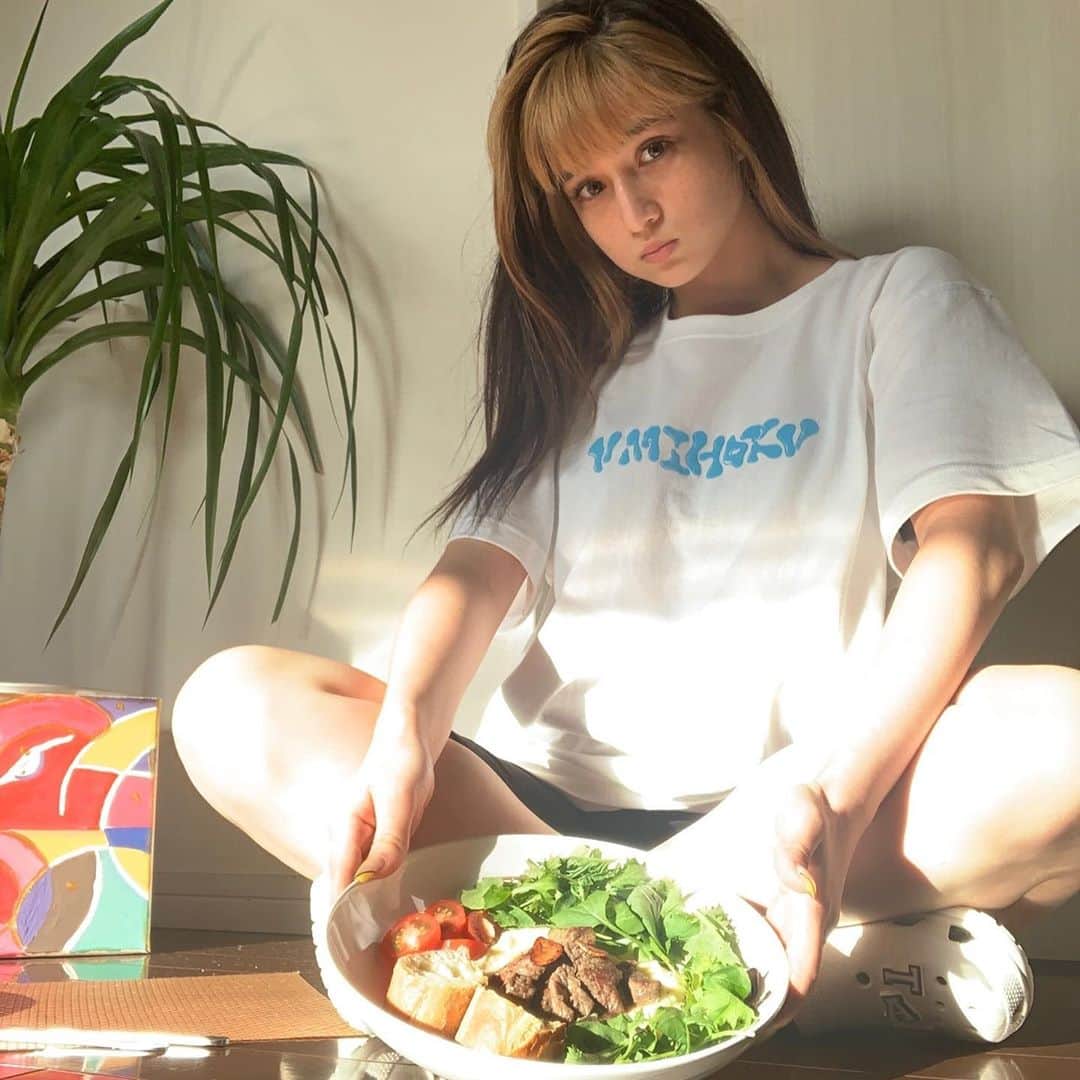 Takiさんのインスタグラム写真 - (TakiInstagram)「I am very happy to announce that i am one of the ambassadors for UN WEP-sponsored zero hunger 2020 !  In support of this campaign i am posting a ZERO FOOD LOSS ACTION .  At a very young age i was taught to never leave the table unless my plate was  fully done . Today by using any ingredients from my fridge i have made myself a full complete meal and as you can see when you swipe left my plate is very very clean ! FYI I used my lemon slices in my water 🙏🏻  We are giving 120 yen for every post or repost about this matter (you may use my picture or take your own ) the money will be distributed in schools for children’s meals .  Join us in reducing food loss !  Stay safe and Godless 🙏🏻 don’t forget to use the hashtags below  #食品ロスゼロアクション #ゼロハンガー2020 #国連wfp」9月4日 16時53分 - taki_faky