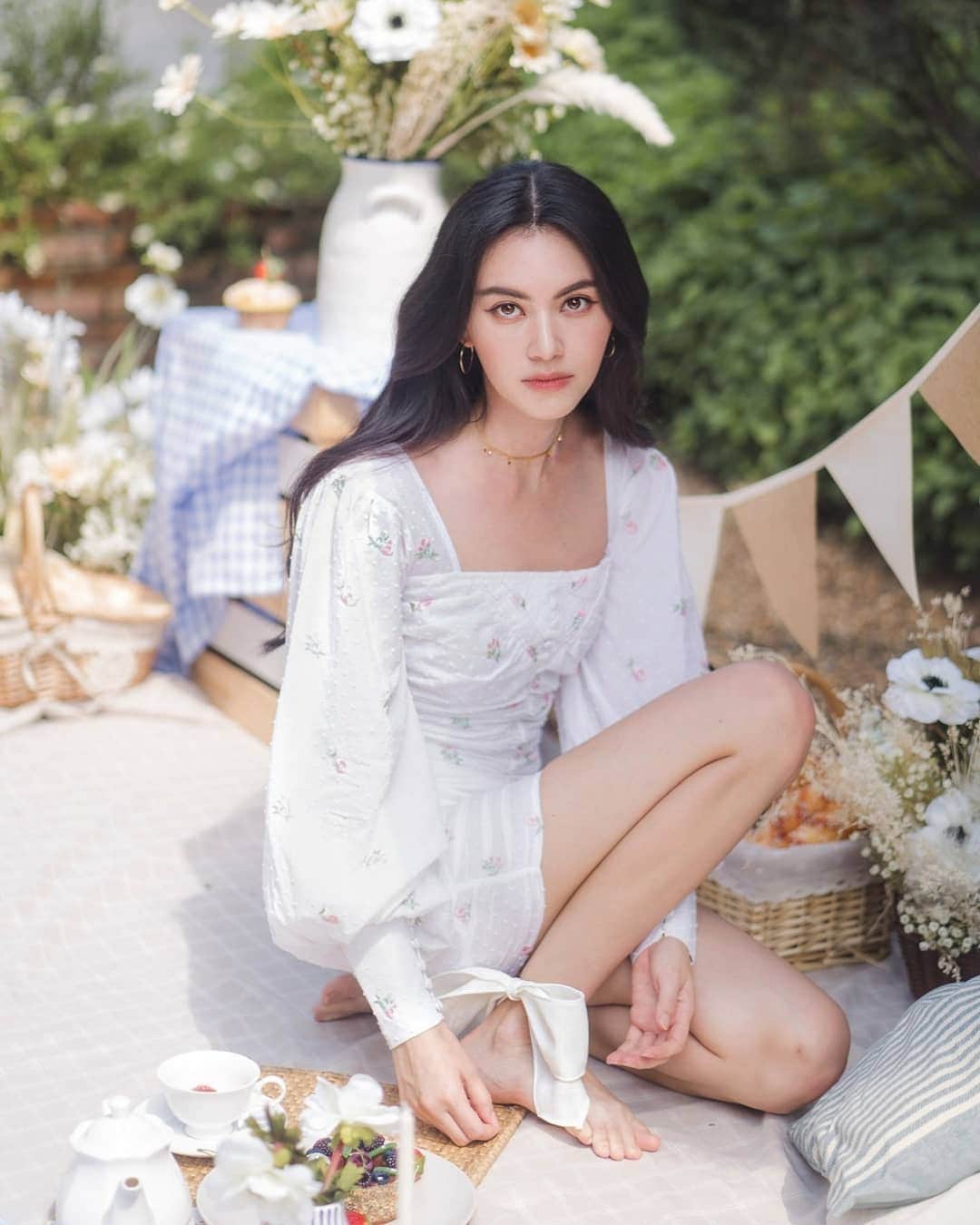 のインスタグラム：「✨@misstarcafe มุมถ่ายรูปใหม่ที่ร้านดาวิเองคร่าาาาา✨💘🐒แพรนวลขึ้นกล้องมากลูกกกกกกก🐶」