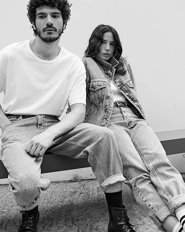 アメリカンビンテージのインスタグラム：「Men’s and women’s denim features retro thick cotton designs in a range of fits. Denim means timelessness. ___ #AmericanVintage #FW20 #vestiairemixte #unisexwardrobe」