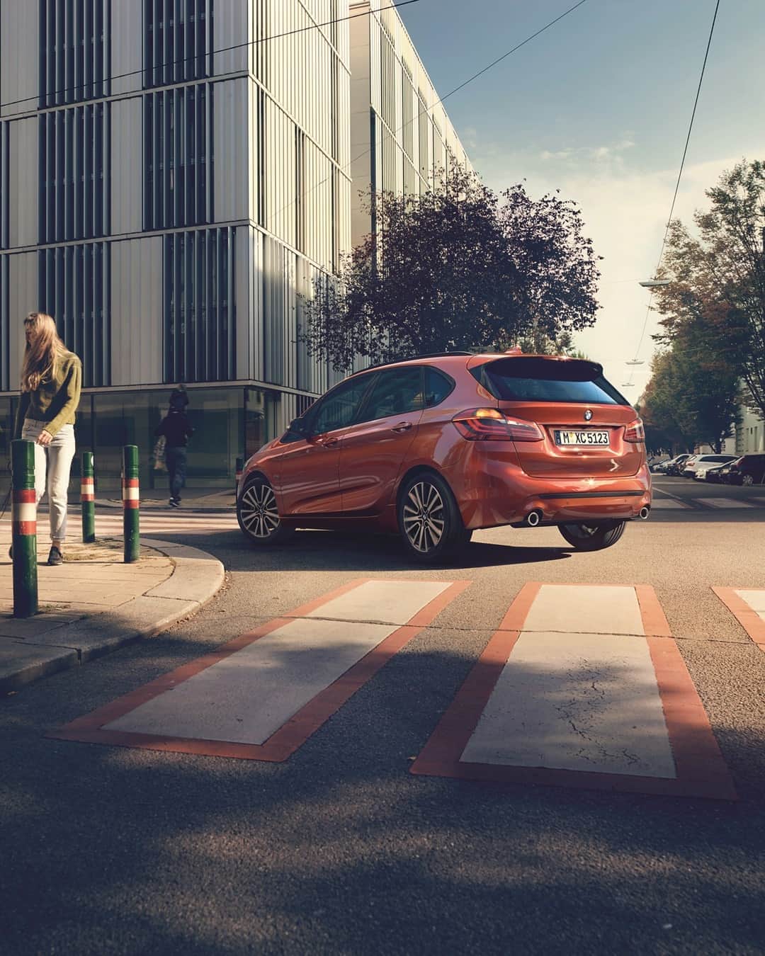 BMWのインスタグラム：「Explorer mode on. The BMW 2 Series Active Tourer. #THE2 #BMW #2Series」