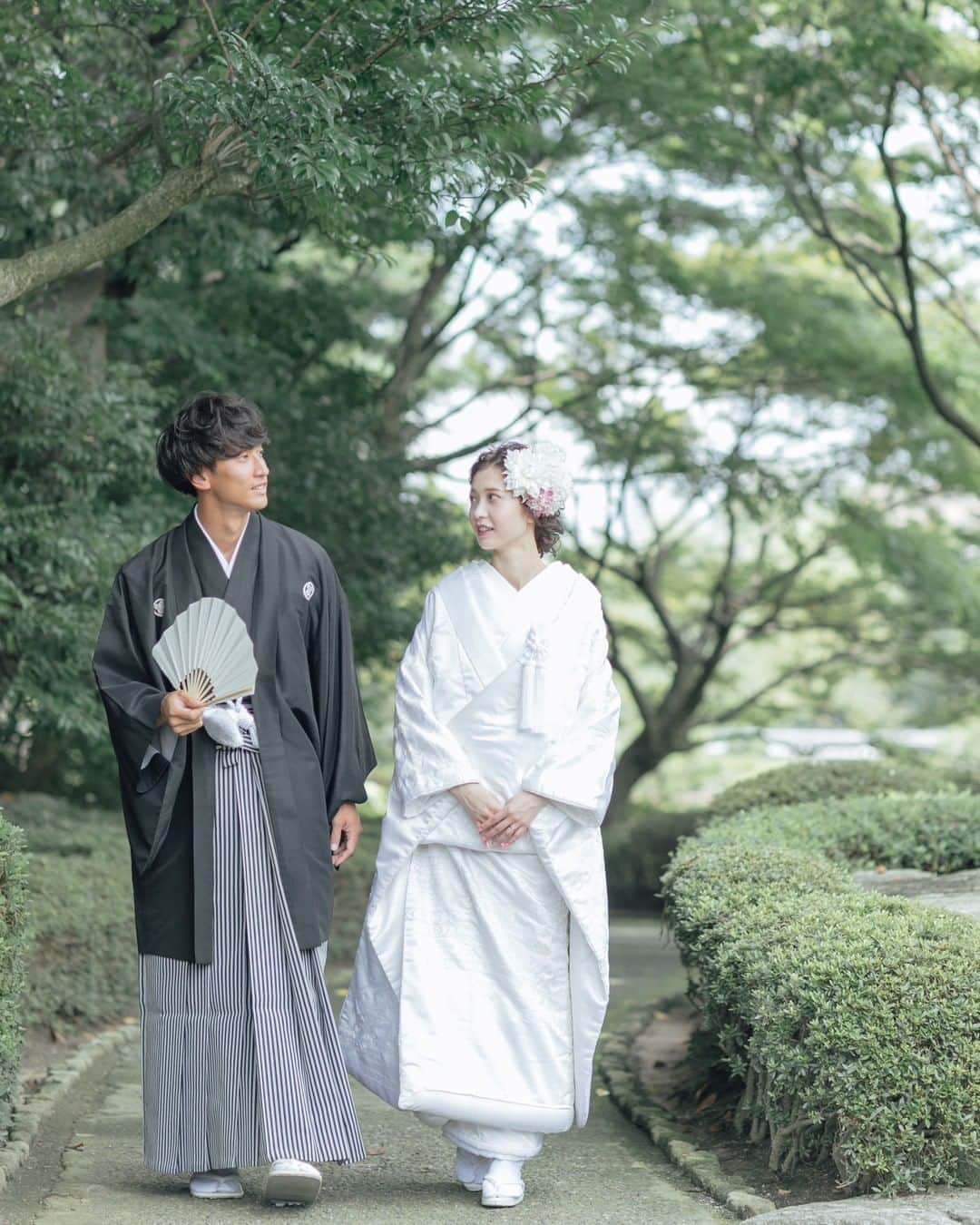 ラヴィ•ファクトリーさんのインスタグラム写真 - (ラヴィ•ファクトリーInstagram)「【写真で叶える結婚式】 . 日本の伝統美を代表する"白無垢" 歴史情緒を感じさせる庭園では 上品で芯のある花嫁姿を引き出します*  その時の感情や思い出、一瞬一瞬 大切にシャッターを切ります◎ —————— ラヴィファクトリー福岡: @fukuoka_laviephotography  Photographer: @kazuki_laviephotography  AREA:JAPAN,FUKUOKA #大濠日本庭園 —————— @laviefactoryをフォローして #laviefactory #ラヴィファクトリー のハッシュタグをつけて お写真を投稿してみてくださいね✳︎ . こちらの公式IG（@laviefactory） で取り上げさせていただきます✨ #wedding#weddingphotography #ラヴィファクトリー #laviefactory #photo #生きる写真 #ハートのある写真 #instawedding #結婚写真 #ウェディング #ウェディングフォト #撮影指示書 #ロケーションフォト #前撮り #プレ花嫁 #結婚準備 #写真好きな人と繋がりたい #フォトウェディング #卒花 #前撮り #後撮り #ウェディングニュース #プラコレ #和装フォト #白無垢 #和婚」9月4日 17時11分 - laviefactory