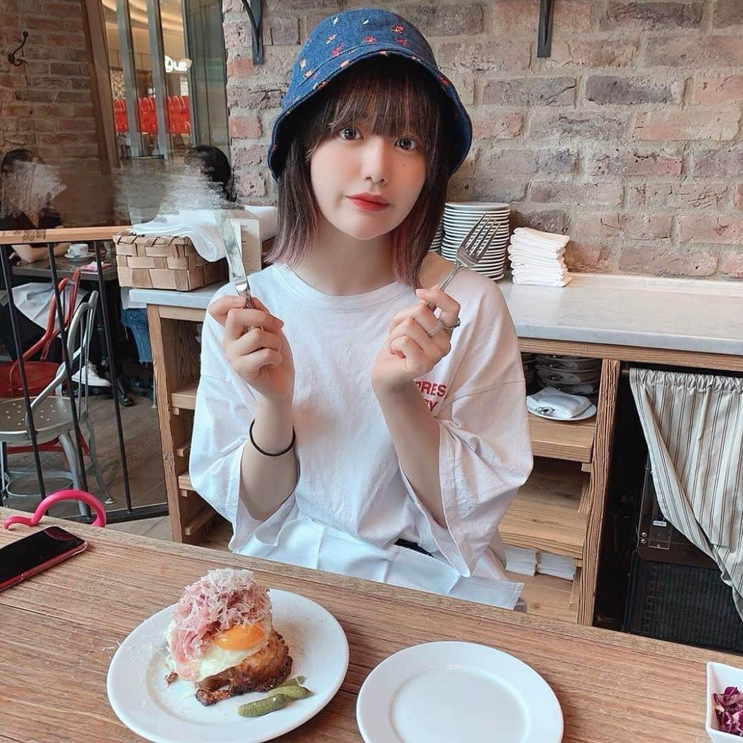 月雲ねるさんのインスタグラム写真 - (月雲ねるInstagram)「しわしわのTシャツ . . . . . #eatneru #cafe #food #foodphotography #lunch #daily #카페 #카페추천 #점심 #맛집 #맛스타그램 #일상 #일본 #カフェ #ランチ #日比谷」9月4日 17時38分 - neruneruworld