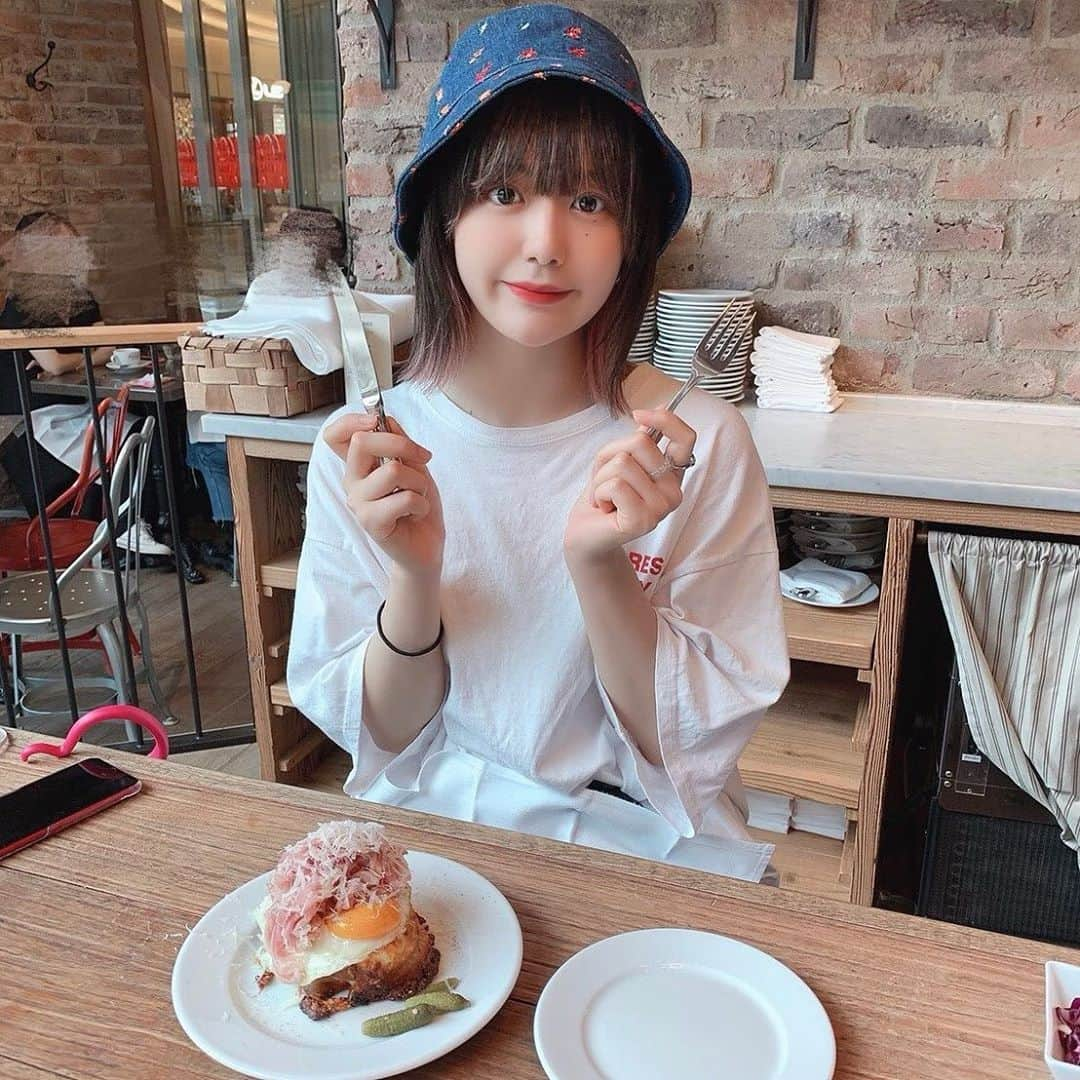 月雲ねるさんのインスタグラム写真 - (月雲ねるInstagram)「しわしわのTシャツ . . . . . #eatneru #cafe #food #foodphotography #lunch #daily #카페 #카페추천 #점심 #맛집 #맛스타그램 #일상 #일본 #カフェ #ランチ #日比谷」9月4日 17時38分 - neruneruworld