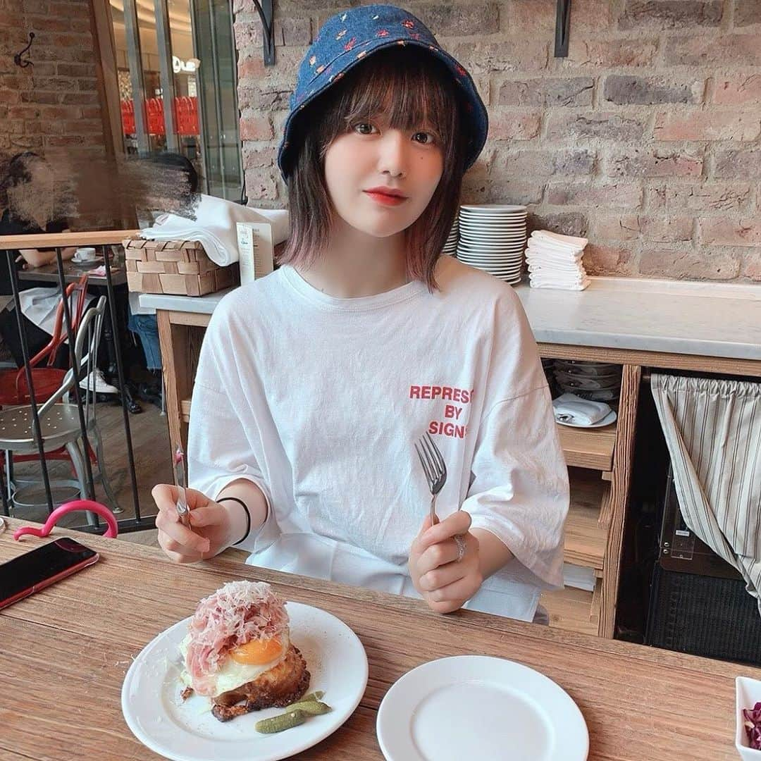 月雲ねるさんのインスタグラム写真 - (月雲ねるInstagram)「しわしわのTシャツ . . . . . #eatneru #cafe #food #foodphotography #lunch #daily #카페 #카페추천 #점심 #맛집 #맛스타그램 #일상 #일본 #カフェ #ランチ #日比谷」9月4日 17時38分 - neruneruworld