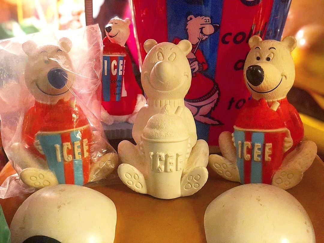 大川知英のインスタグラム：「70's ICEE BEAR Rubber Doll   prototype non color 🇺🇸 色無しの試作品がずっぽし👨🏾 俺色に染めてあげるね🚬upi-🤡❗️ #iceebear #rubberdoll#prototype  #noncolor#advertising#黒鼻白鼻青鼻 #70s#色無し試作品 #俺色に#マニアな眺め#ずっぽし #upi#amecajiboys#takatsubase  #アメトイ部#captain」