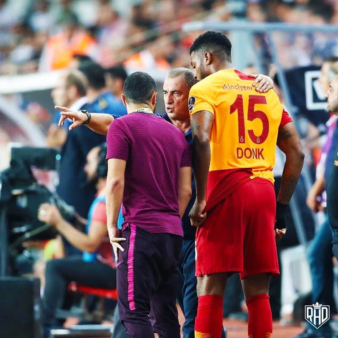 のインスタグラム：「Nice basarili saglikli senelere hotjam! Dogum gunun kutlu olsun 💛❤️」
