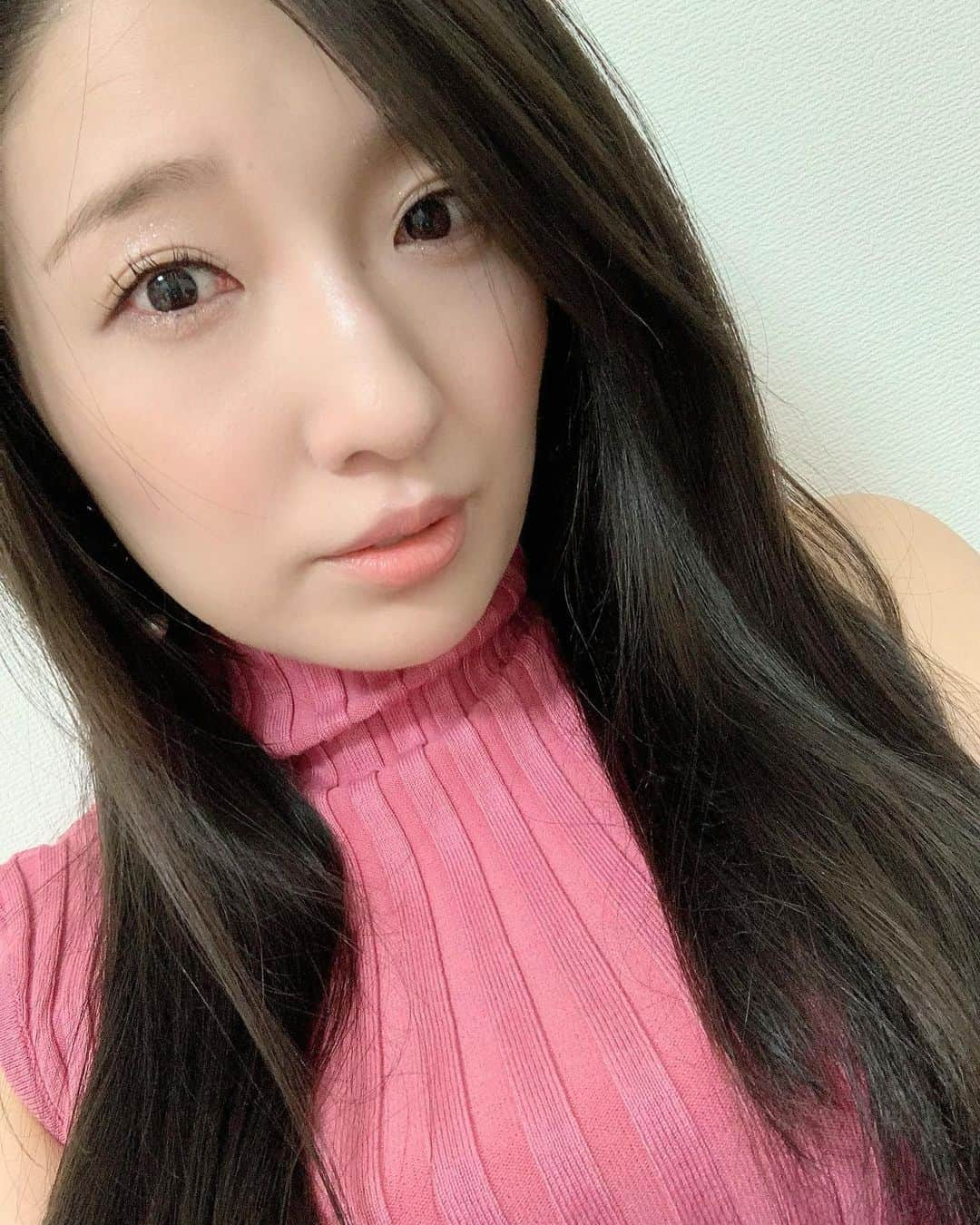 七瀬りりこさんのインスタグラム写真 - (七瀬りりこInstagram)「髪色変えました  #髪色変えた #暗髪 #黒髪 #清楚になるらしい  #全然なってない #なんでや」9月4日 17時44分 - ririkonanase