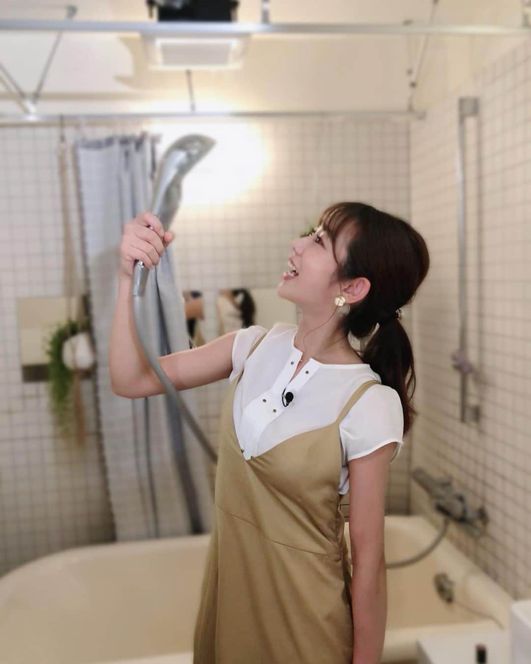 堀江聖夏さんのインスタグラム写真 - (堀江聖夏Instagram)「日本テレビ「#バゲット」﻿ ﻿  ﻿ 「ReFa FINE BUBBLE  S」の﻿ シャワーヘッド…ティントリップ💄が﻿ すんなりと落ちたのです。﻿ 頑固なメイク残りや毛穴の汚れも﻿ スラッと落としてくれました！﻿ ﻿ お風呂の時間がいつでも﻿ 楽しくなりそうだな〜💓🛁﻿ ﻿ ﻿ #ReFa﻿ #バゲット」9月4日 17時57分 - mina_horie