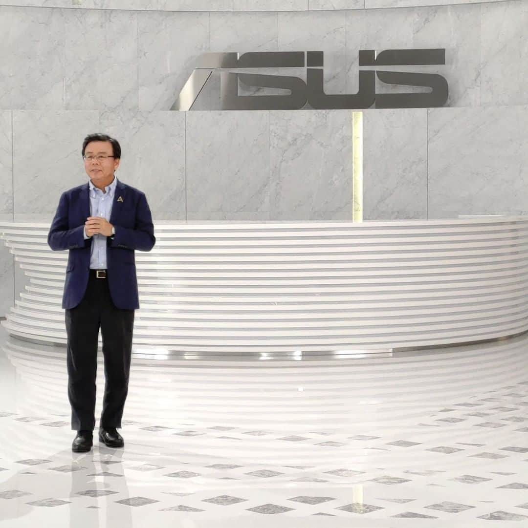 ASUSさんのインスタグラム写真 - (ASUSInstagram)「Check out the highlights of the #ASUS #BuiltForBrilliance launch in photos! From the latest Intel 11th Gen and Xe integrated graphics, to incredible ultrathin and light laptops, ASUS yet again delivers incredible innovations for all users.」9月4日 18時00分 - asus