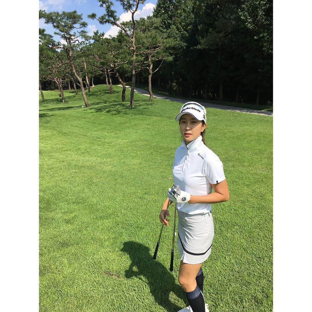 ジョン・ジェウンさんのインスタグラム写真 - (ジョン・ジェウンInstagram)「. 이제 골프 치기 좋은 날씨🏌️‍♀️  #골프선수  #투어프로 #klpga #jlpga  #taylormade  #taylormadeapparel  #뽑기세상못함🤯」9月4日 18時06分 - jaeeunchung__