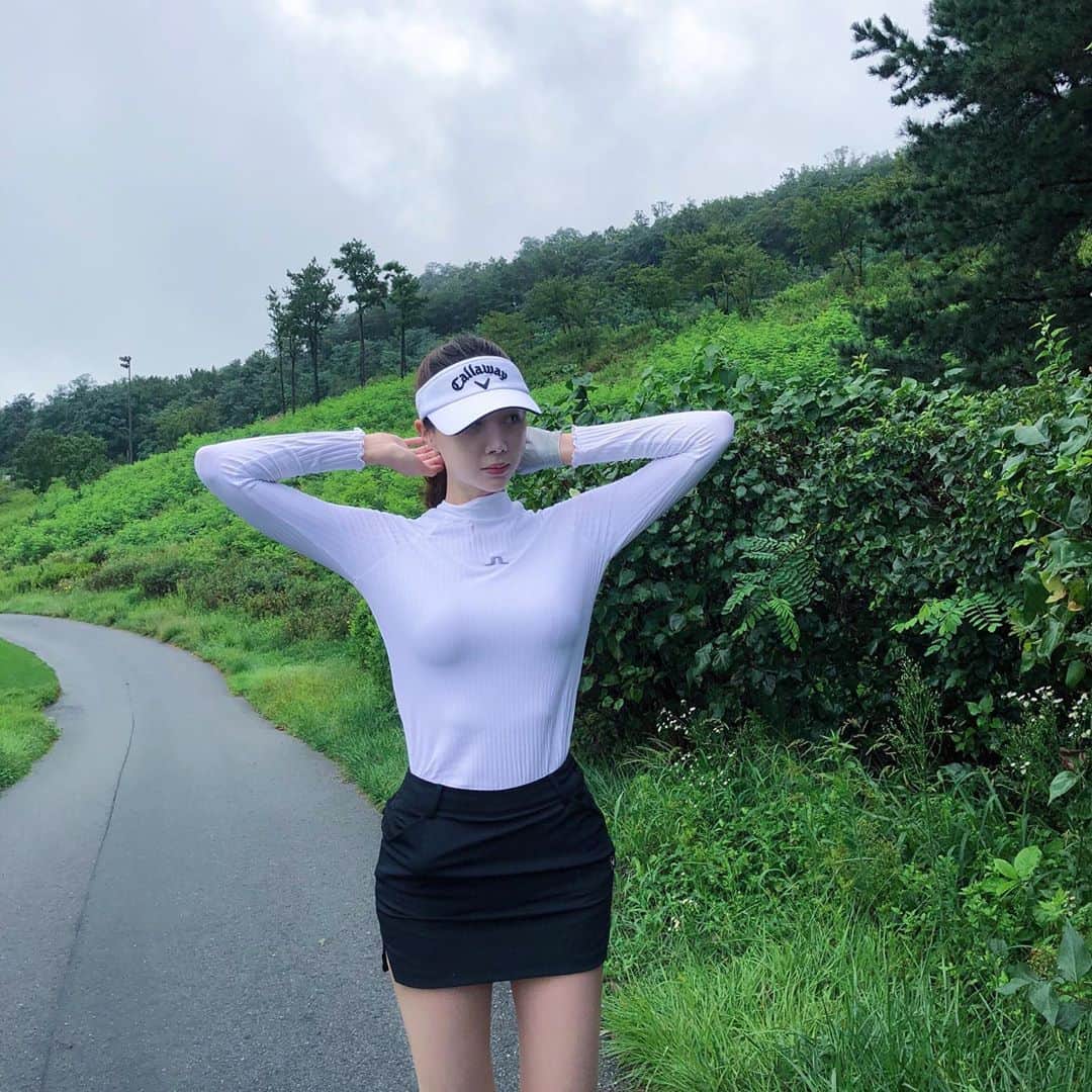 イユエリンのインスタグラム：「운동하고 시프다😭 #다들힘내요」