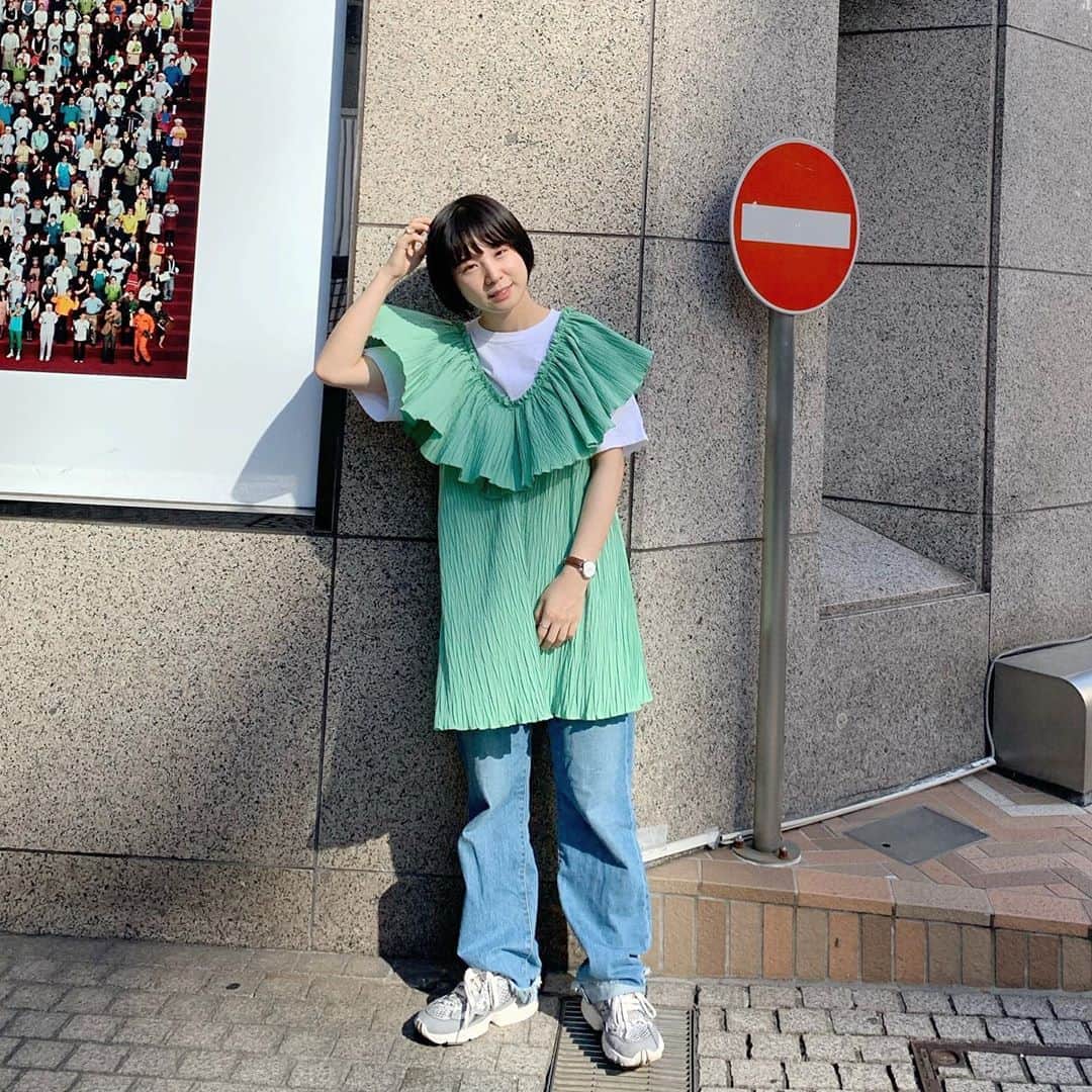 光永さんのインスタグラム写真 - (光永Instagram)「今日はラジオの前に、一年ぶりくらいに赤尾先生のとこでお肌メンテナンスしてもらって来ました☀️ 引き締められた🤩ここから効果出ますのも楽しみ🤩キュッ！ ありがとうございました！！！ そして私服載せます。 . ワンピース：#zara Tシャツ：#9090 デニム：#amiw スニーカー：#adidas 時計：#danielwellington  . . #コーディネート #デニムコーデ #プリーツワンピース #adidasfalcon #美容 #美肌 #美意識」9月4日 18時02分 - hinata_official__