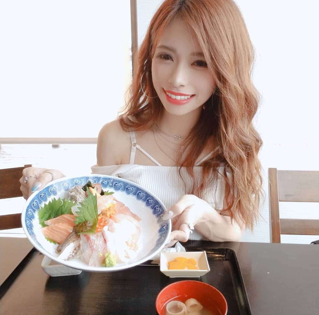 きーぽんのインスタグラム：「めちゃ美味しかった❤ 海鮮丼(,,･ω･,,)❤❤」