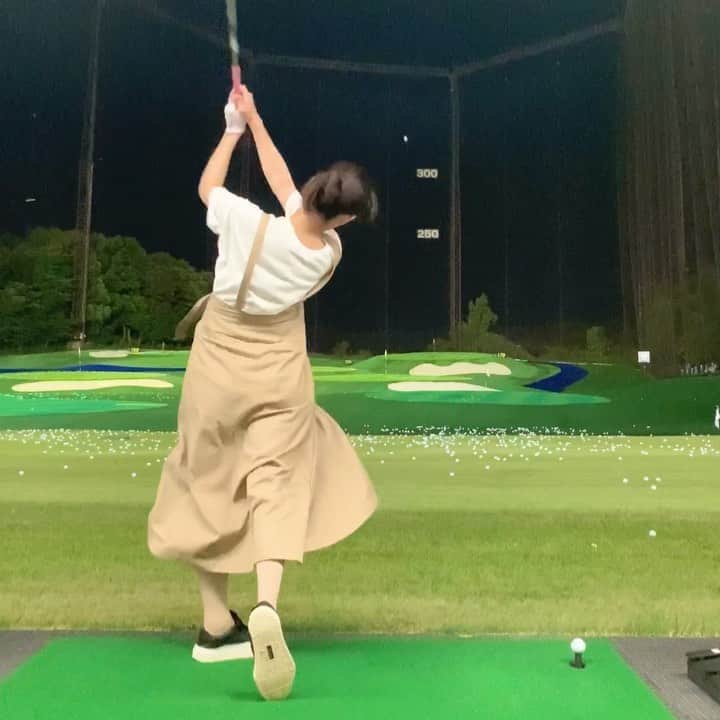 筒井萌子のインスタグラム：「* 上手くなると信じて練習練習練習ꪔ̤̮⛳️ 打ちっぱなし行く予定ではなかったから 普通のスニーカーに動きにくそうな私服😵 苦手な7番アイアンの練習𓂃 𓈒𓏸❁⃘ ・ #筒井萌子 #女優 #actress #モデル #model #岡山  #shooting #instagood #instalike #撮影 #followme #instalike #ゴルフ #ゴルフ女子 #ゴルフコーデ #골프 #좋아요반사 #좋아요그램 #좋아요환영 #데일리그램 #패션 #오오티디 #카페  #コンバースゴルフ」