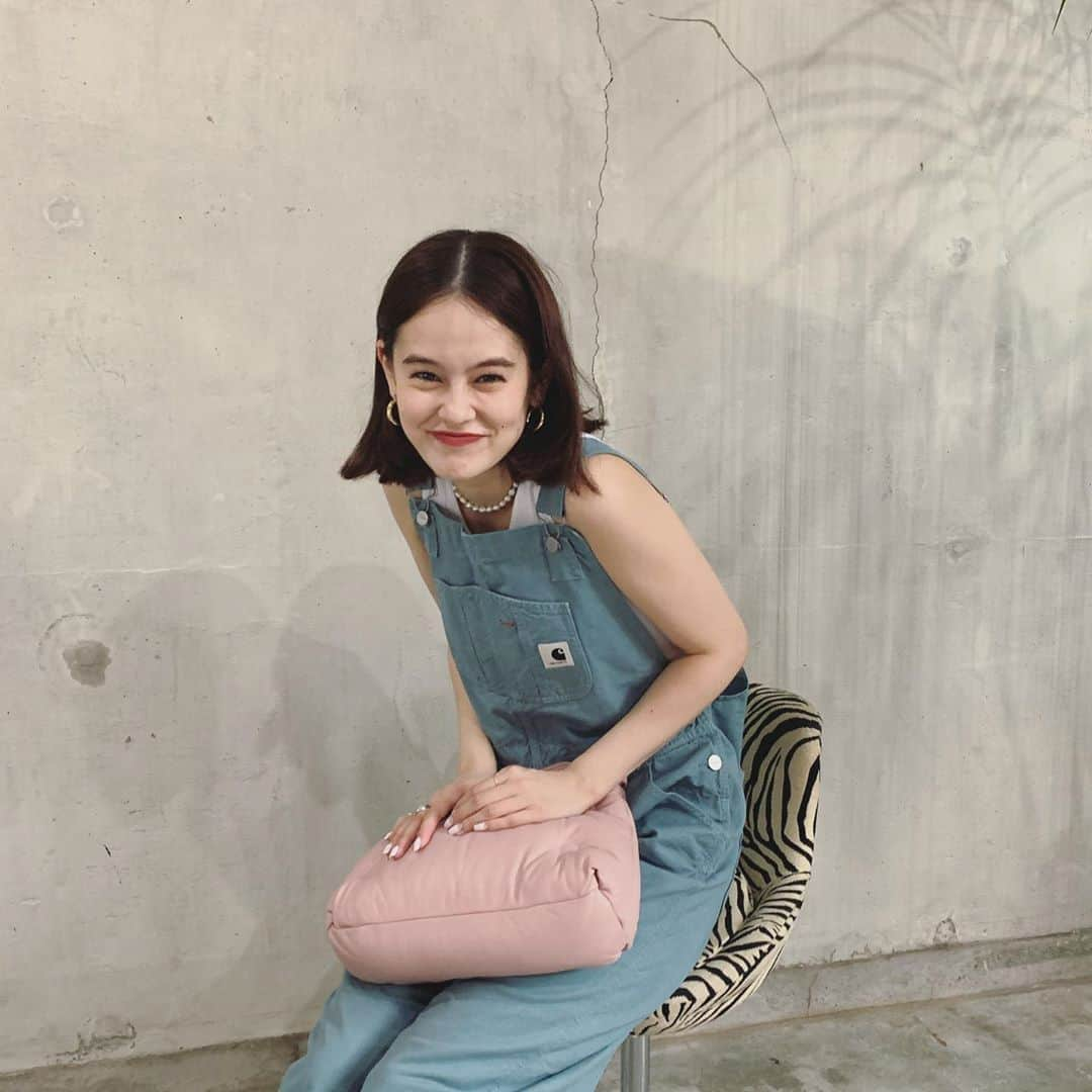 emmaさんのインスタグラム写真 - (emmaInstagram)「🦕💞  overalls : @carharttwip_jp  tops : @plan_c_official  bag : @maisonmargiela  shoes : @untishold_official」9月4日 18時43分 - okss2121