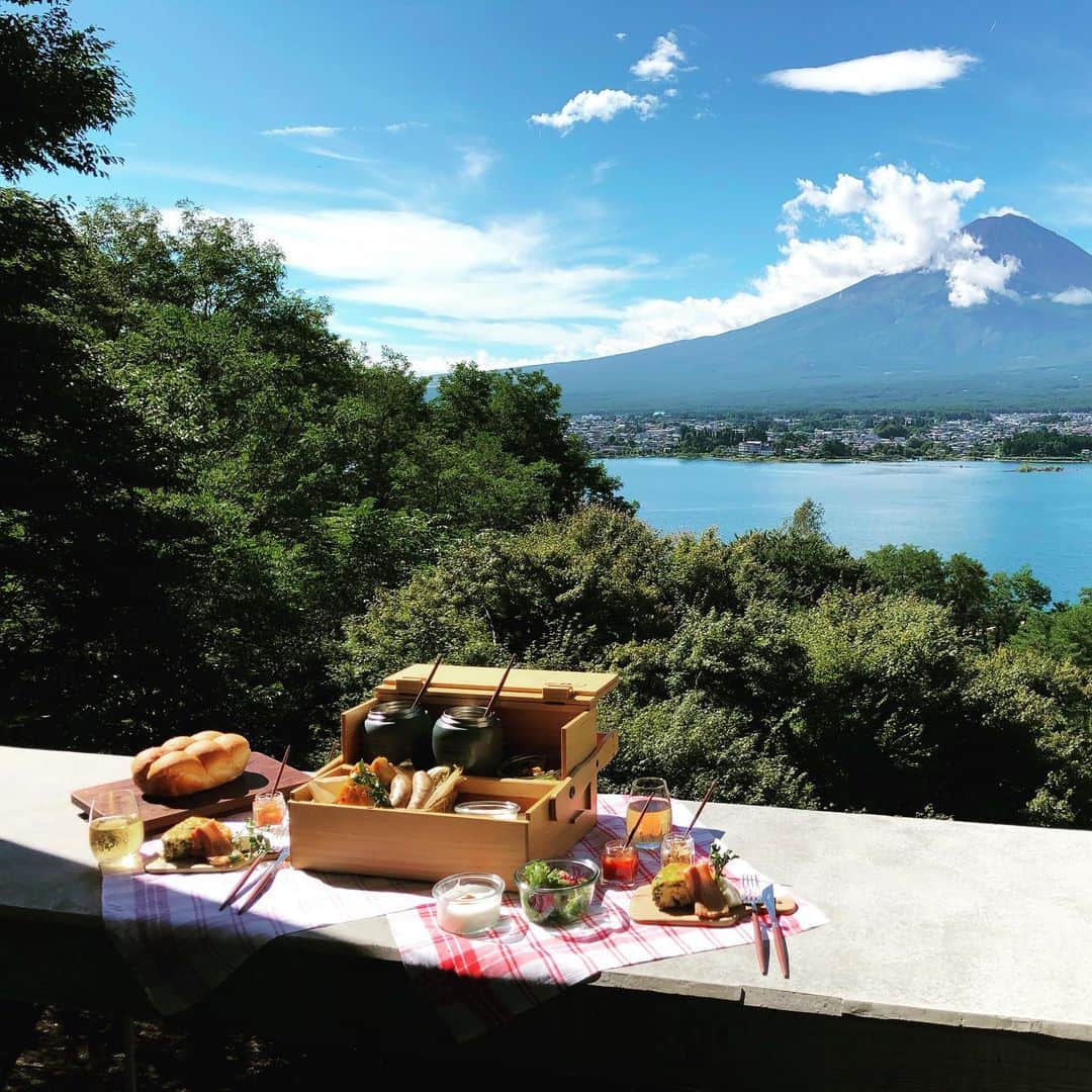 HOSHINOYA｜星のやさんのインスタグラム写真 - (HOSHINOYA｜星のやInstagram)「Perfect breakfast with the view of Mt.Fuji. #hoshinoyafuji #fuji #mtfuji #fujisan #glamping #hoshinoya #hoshinoresorts #星のや富士 #富士山 #グランピング #星のや #星野リゾート」9月4日 18時45分 - hoshinoya.official