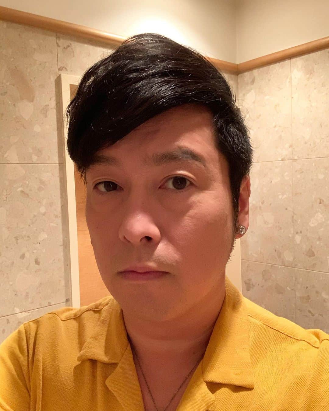 のインスタグラム：「おすまし。#before #shooting #music #soul #rb #singer #lovelife #instamood #黒沢薫 #TVprogram #selfie」