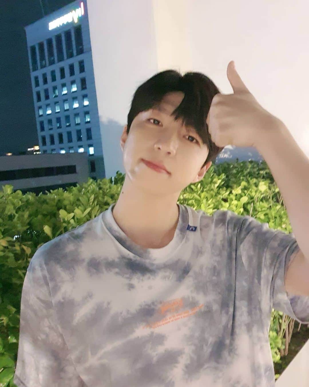 U-KISS（ユーキス）のインスタグラム：「[#수현] 키스미👍즐거운 주말 보내요💛  #유키스 #UKISS #SOOHYUN」