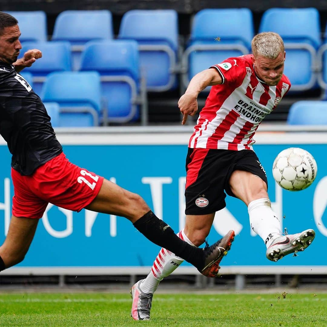 フィリップ・マックスさんのインスタグラム写真 - (フィリップ・マックスInstagram)「happy about my first official match for @psv 🔴⚪️ #eindhoven #psv #preseason」9月4日 18時54分 - p.max31