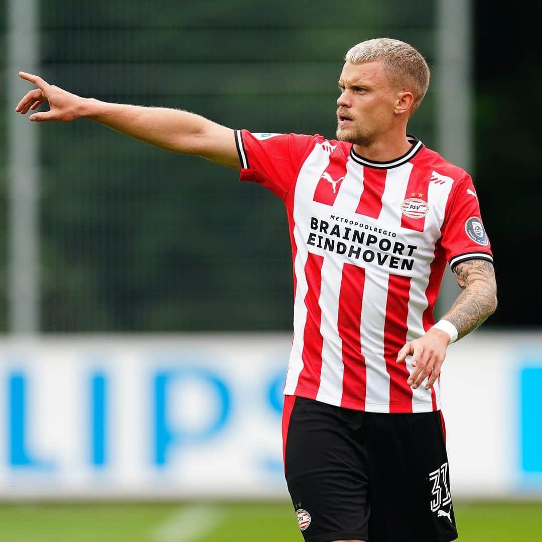 フィリップ・マックスさんのインスタグラム写真 - (フィリップ・マックスInstagram)「happy about my first official match for @psv 🔴⚪️ #eindhoven #psv #preseason」9月4日 18時54分 - p.max31