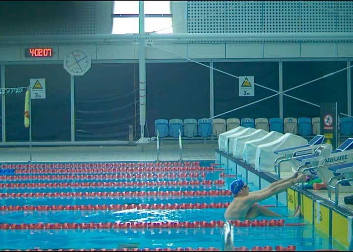 トラビス・マホーニーのインスタグラム：「Starts on a Friday 💯 #funkytrunks  #getfunkd」