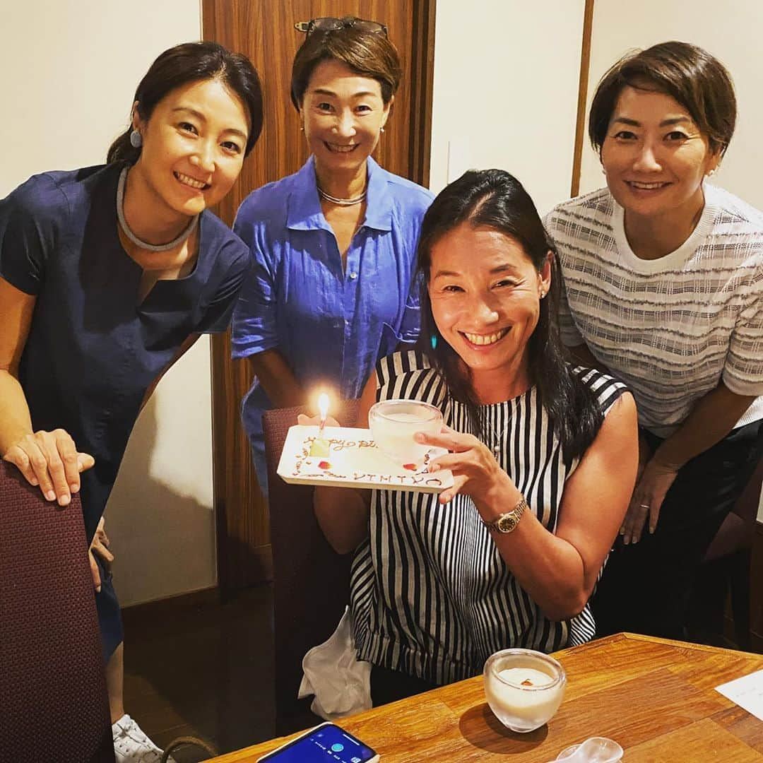 伊達公子さんのインスタグラム写真 - (伊達公子Instagram)「昨夜は女4人でのごはん会。 前回はイタリアン、今回は中華。次回はいつ？どこで？ って。 話はいつも尽きません！ 楽しかったなぁ。 #伊達公子 ##kimikodate #テニス #テニスプレイヤー #テニスプレーヤー #tennis #tennisplayer #instatennis #instagourmet #ごはん会 #女4人 #楽しい時間 #話は尽きない #私厨房勇 #中華料理 #次は」9月4日 19時50分 - kimiko.date