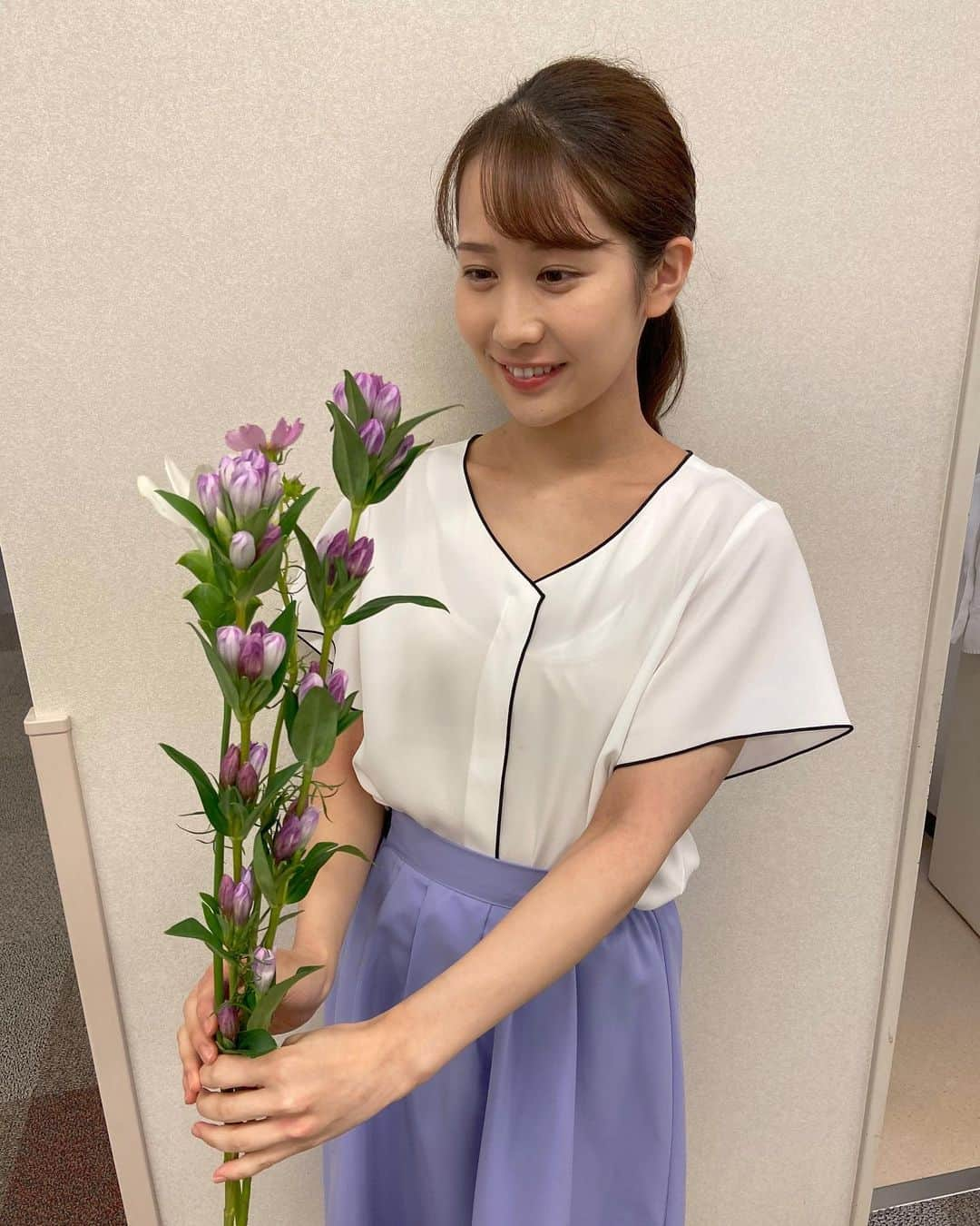 島津咲苗さんのインスタグラム写真 - (島津咲苗Instagram)「今週もアップ!ありがとうございました🌼 今日は災害に備える自分自身の行動計画「マイ・タイムライン」についてお伝えしました。 いざという時に慌てなくてすむように 家族構成や生活環境に沿った計画をして 表を作っておきたいですね🧐  あすのデルサタもご覧ください。 . . . #メーテレ #アナウンサー #島津咲苗 #アップ #ブラウスコーデ #花 #はなすたぐらむ #秋の花 #コスモス #秋桜」9月4日 19時44分 - sanae_shimazu