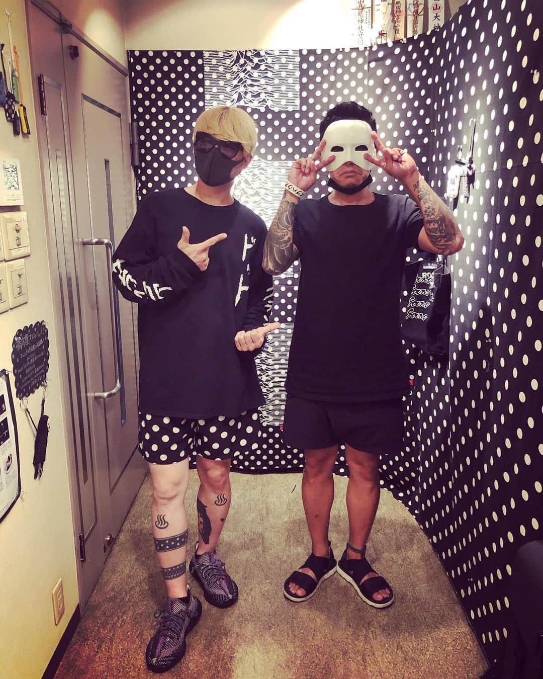 のインスタグラム：「【STINGRAY大阪期間限定ショップゲスト】 STINGRAY大阪にXmas EileenのNO NAME DJ君が遊びに来てくれました！ありがとうございます！！(^ ^)  #サウシュー #stingray #大阪　#xmaseileen #xmaseileendj」
