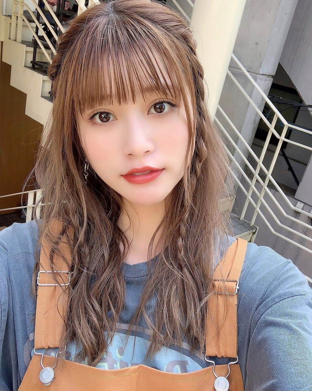 生見愛瑠さんのインスタグラム写真 - (生見愛瑠Instagram)「髪が色落ちして明るくなってきた〜 いつかインナーカラーとかしてみたいな〜って思い始めて1年ほど経ってるきっと＾＾ 私のいつかは一生こないってよく言われる🙃🙃🙃けどしたいな〜いつかは」9月4日 20時15分 - meru_nukumi