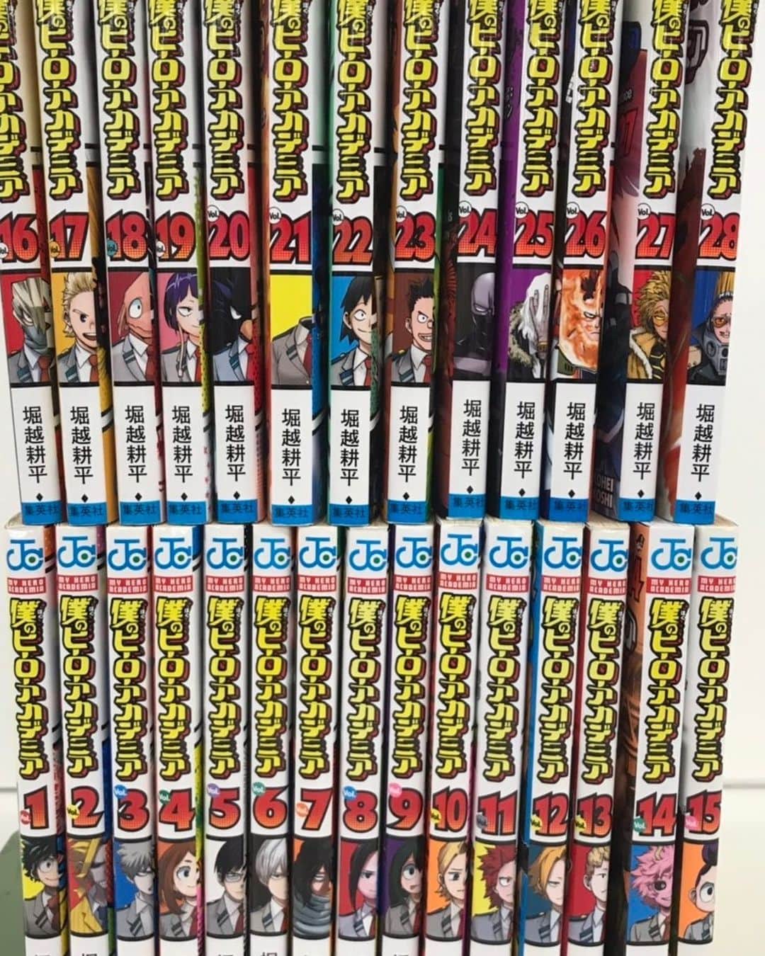 のインスタグラム：「今日9/4(金)『#僕のヒーローアカデミア 』#ヒロアカ のコミックス最新28巻が発売! シリーズ累計発行部数2800万部を突破!! Today, "#MyHeroAcademia" comics vol.28 released in Japan!  #heroaca_a #漫画 #マンガ #comics #アニメ #anime #ジャンプ #shonenjump #堀越耕平 #koheihorikoshi」