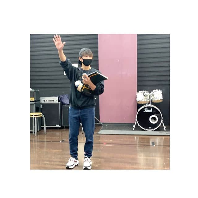 Tokyo School of Music&danceさんのインスタグラム写真 - (Tokyo School of Music&danceInstagram)「* * 本日はアクターズ科の授業へ 潜入しちゃいましたっ📷🌟 * 中間公演のために 稽古真っ最中です.｡oO🌸 * 9/26(土)、9/27(日)の本番に向けて 一生懸命練習しています٩(ˊᗜˋ*)و✧*｡ * 今から本番が楽しみですね✨🌸🌟 * #tsm #tsm西葛西 #tokyoschoolofmusicanddance  #actor #actors #voiceactor  #voiceactress #声優 #俳優 #女優  #演技 #芝居 #公演 #中間公演 #稽古 #演技派 #台本 #アクター #student #school #schoollife #声優志望 #俳優志望 #声優さん好きな人と繋がりたい #俳優好きさんと繋がりたい  #エンターテイメント #entertainer #entertainment  #actorslife #voiceacting」9月4日 20時32分 - tsm_musicdance