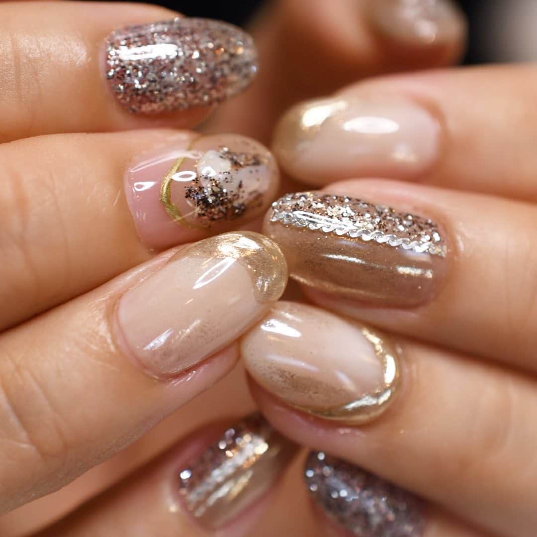 Yuka Maeda ::manicurelistのインスタグラム：「. . Salon data▼ ＝＝＝＝＝＝＝＝＝＝＝＝＝＝＝＝＝＝＝＝ . CADENAS -nail eyelash salon- ●Nail artist  @yuka.maeda  @yuki_cadenas ●eyelash　@cadenaseyelash  ゲストに愛と感動を…♡ . 【 LINE ＠cadenas 】 ご予約/お問い合わせはLINEよりお気軽に🤲 ▶︎▶︎#cadenasnail デザインアップしてます♡  price…★⭐︎Instagram特別キャンペーン中⭐︎★ . 「インスタ見たよ👀」と LINEからご予約で特別プライス7500円！！ . ※ご新規様限定 ※キャラクターや特殊なエレメント等のみ 別途料金いただく場合ございます🙇🏻‍♀️ . . price…初回8000円（オフ込み） access…大阪市北区堂山町16-1  中崎町駅  徒歩5分 /  梅田駅  徒歩6分 . tel… 06-4792-8617 ＝＝＝＝＝＝＝＝＝＝＝＝＝＝＝＝＝＝＝＝ . . .  #中崎町ネイルサロン #梅田ネイルサロン #大阪ネイルサロン #関西ネイルサロン #インスタネイル #instanails #instanail #トレンドネイル #ネイルサンプル #クリアネイルデザイン  #ネイルブック #ブラウンネイル #ネイルチェンジ #今月のネイル #にゅーねいる #秋ネイル #ミラーネイル  #ネイル大好き #シンプルネイル #ネイル部 #女子力向上委員会 #女子力 #女子力ネイル #アートネイル #ラメネイル #ニューネイル  #ナノソル #ナノソルcc  #ナノソル販売店大阪」